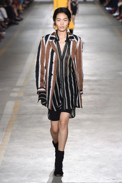 Look 14